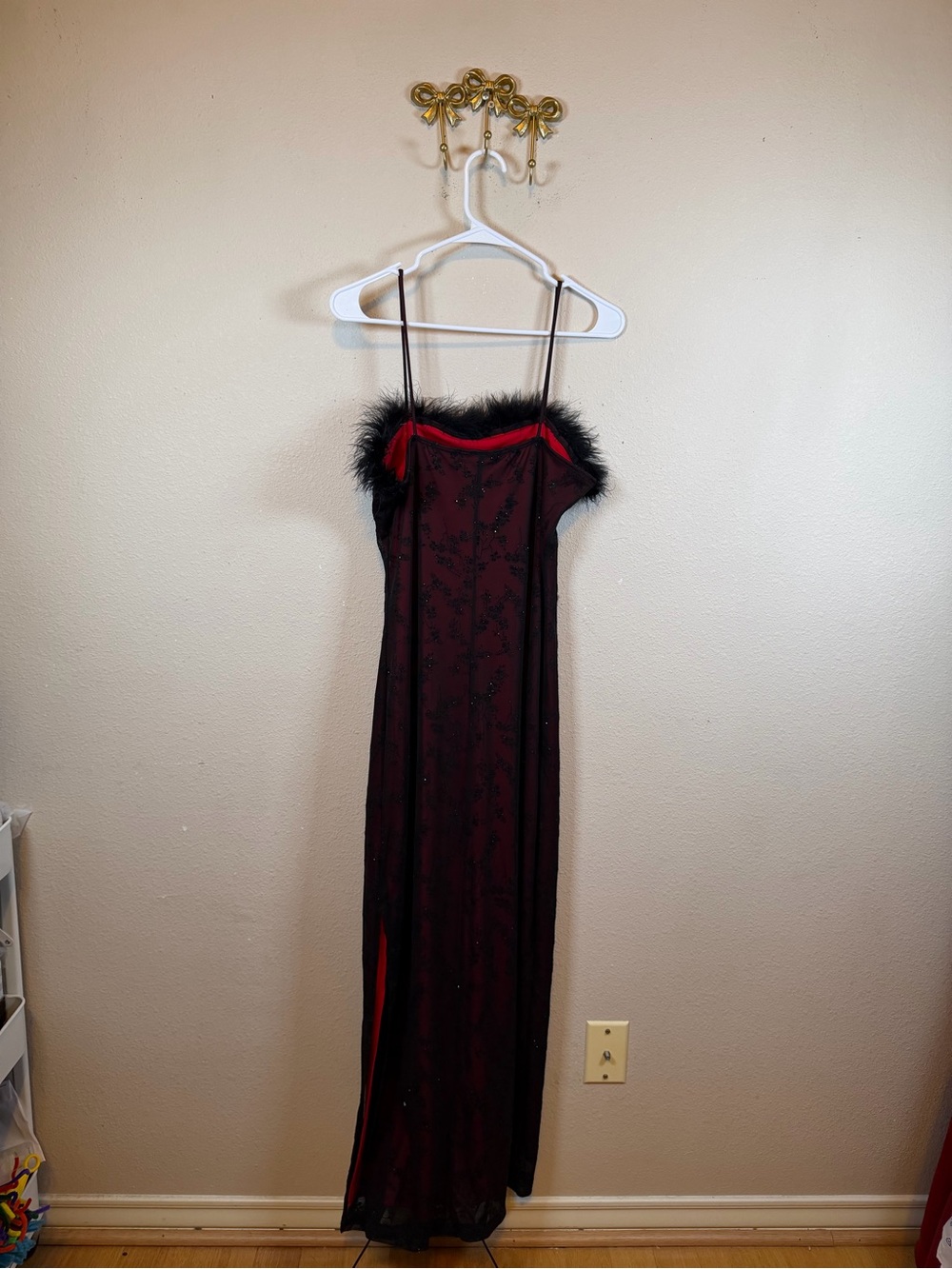 Girls OnlyBurgundy Satin Chemise with Black Lace Overlay w/Marabou Trim. Size L - Picture 6 of 6